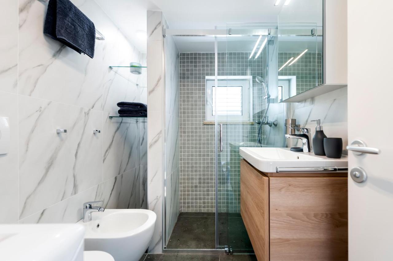 로비니 Casa Bellavista Sea View 빌라 외부 사진
